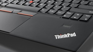 lenovo-laptop-thinkpad-x1-carbon-touch-closeup-palmrest-6 - Laptopy - tablety - ultrabooki ThinkPad X1 Carbon to laptop nowej generacji o bardzo dobrych opiniach